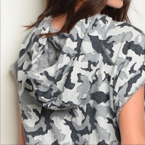 Camo Short Sleeve Hoodie - Picture 5 of 6